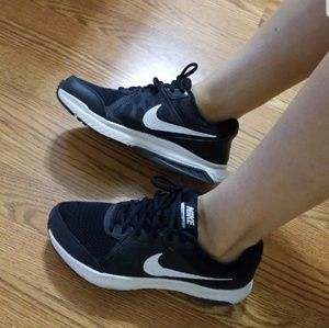 Nike Women's shoes 8.5